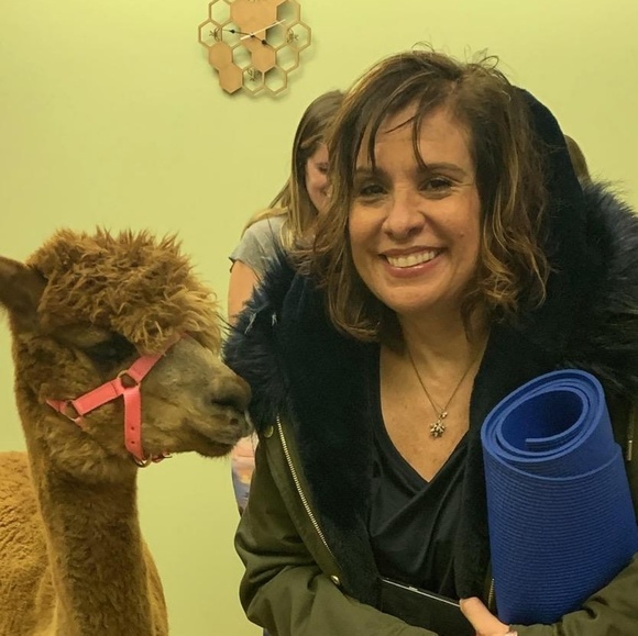 Meet your Posher, Pauline - Picture 1 of 1